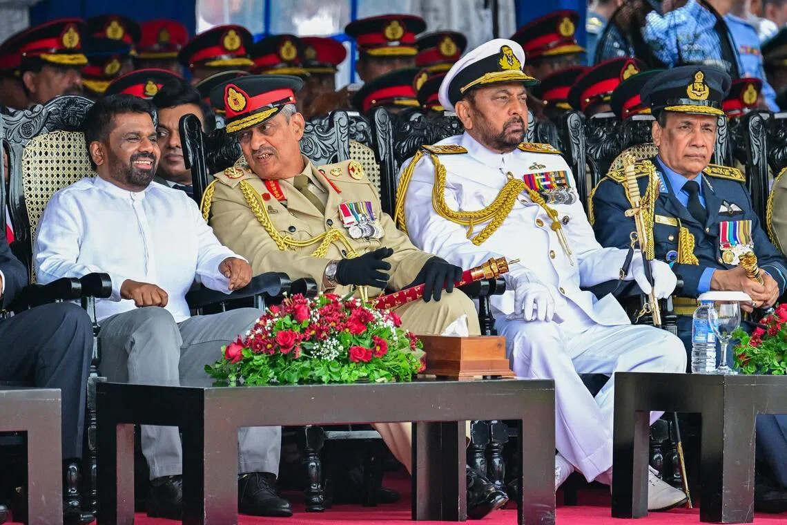 দুর্নীতির অভিযোগে শ্রীলঙ্কার সাবেক নৌবাহিনী প্রধান গ্রেফতার